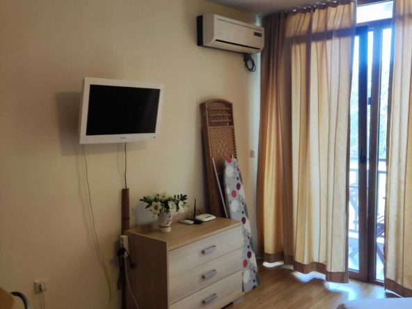 Дава се под наем Едностаен апартамент в к.к. Слънчев бряг - 35 кв.м за 750 € - Снимка #1