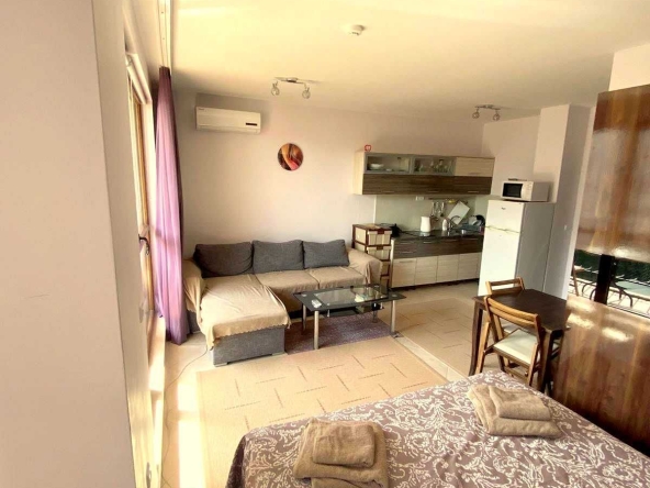 Дава се под наем Едностаен апартамент в к.к. Слънчев бряг - 44 кв.м за 127.5 € - Снимка #1