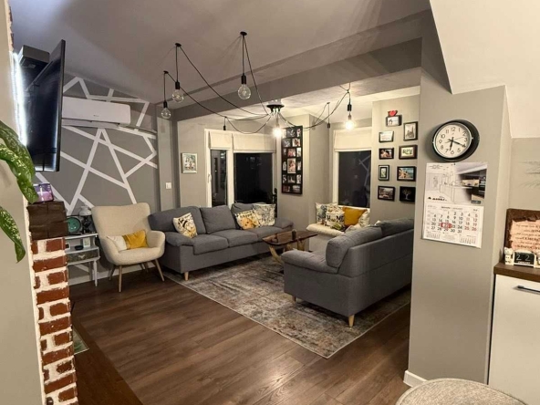 Тристаен апартамент в Пловдив, Кючук Париж - 230 кв.м за 935 €/кв.м - Снимка #1