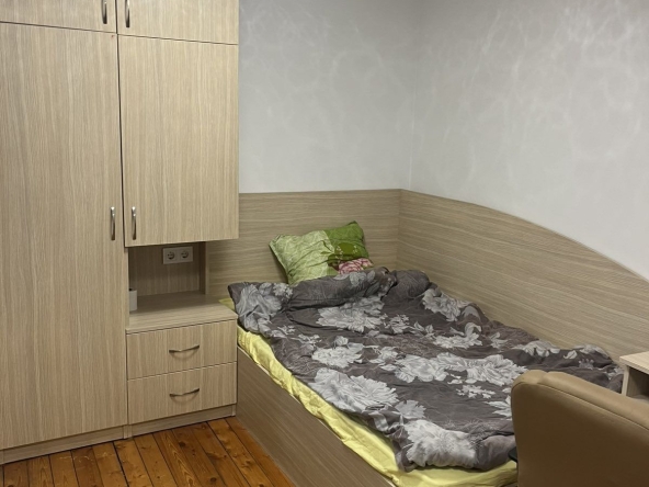 Дава се под наем Едностаен апартамент в Враца, Център - 25 кв.м за 178.5 € - Снимка #1