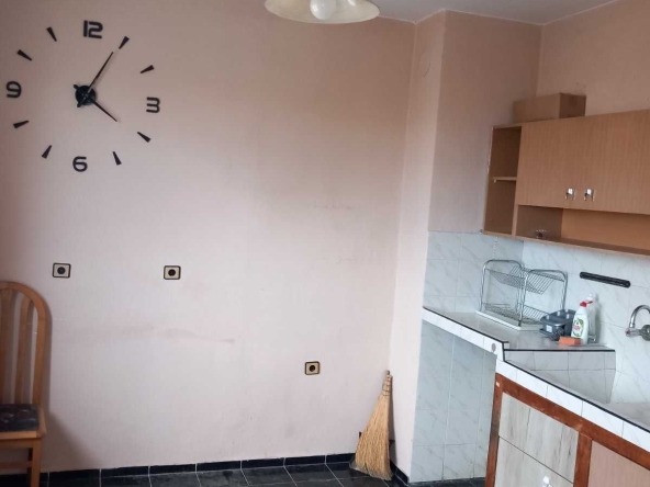 Тристаен апартамент в Карнобат - 67 кв.м за 434 €/кв.м - Снимка #1