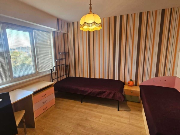 Дава се под наем Двустаен апартамент в Бургас, Славейков - 60 кв.м за 204 € - Снимка #1