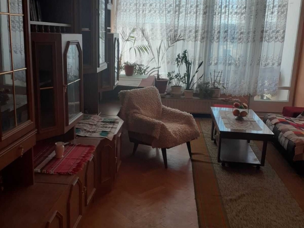 Дава се под наем Двустаен апартамент в Хасково, Център - 60 кв.м за 204 € - Снимка #1