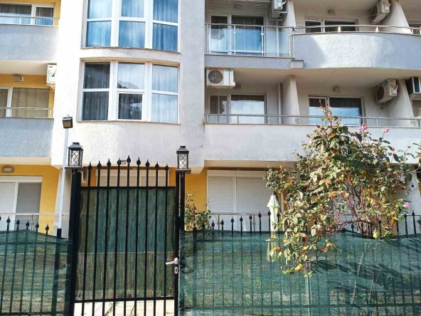 Двустаен апартамент в к.к. Слънчев бряг - 63 кв.м за 1191 €/кв.м - Снимка #1