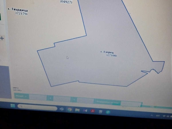 Земеделски имот в с. Езерец, Област Добрич -  кв.м за 2336 €/дка - Снимка #1