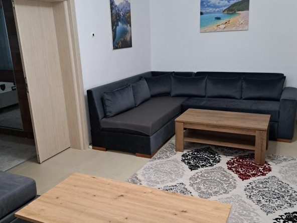 Дава се под наем Двустаен апартамент в Пловдив, Гагарин - 80 кв.м за 475 € - Снимка #1