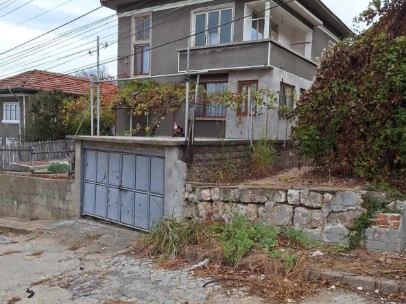 Къща в Тутракан - 260 кв.м за 285 €/кв.м - Снимка #1