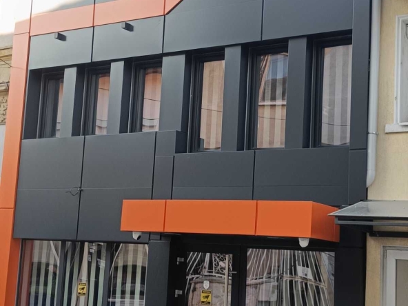 Дава се под наем Магазин в Казанлък - 90 кв.м за 1275 € - Снимка #1