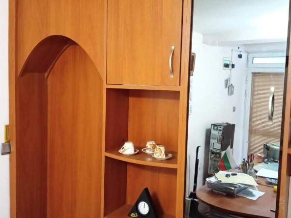 Дава се под наем Офис в Варна, Погреби - 33 кв.м за 204 € - Снимка #1