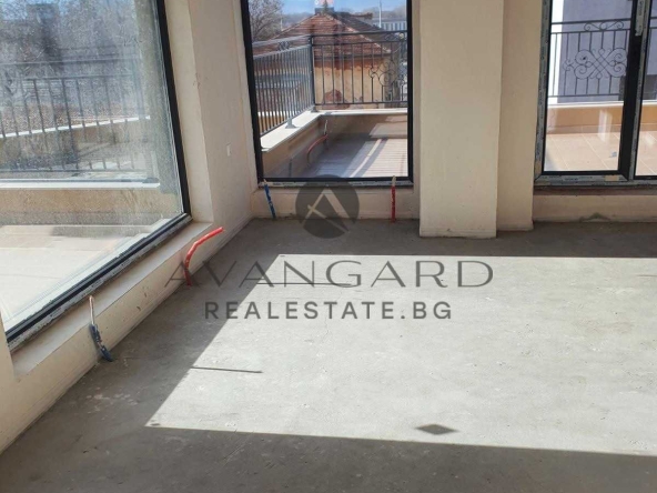 Двустаен апартамент в Пловдив, Кършияка - 108 кв.м за 1500 €/кв.м - Снимка #1