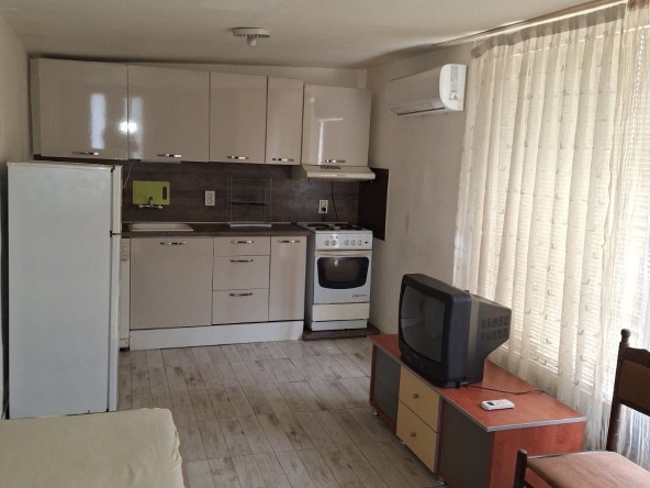 Дава се под наем Едностаен апартамент в София, Модерно предградие - 35 кв.м за 255 € - Снимка #1