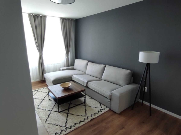 Дава се под наем Тристаен апартамент в София, Лозенец - 80 кв.м за 714 € - Снимка #1