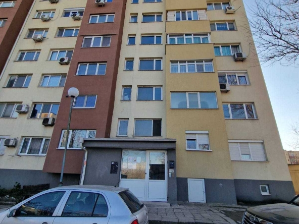 Двустаен апартамент в Карлово - 65 кв.м за 954 €/кв.м - Снимка #1