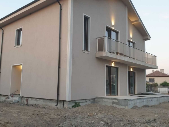 Къща в с. Крумово, Област Пловдив - 90 кв.м за 3889 €/кв.м - Снимка #1