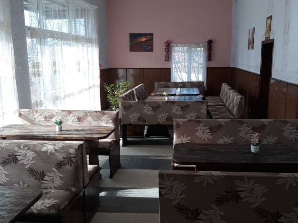 Магазин в Първомай - 1100 кв.м за 132 €/кв.м - Снимка #1