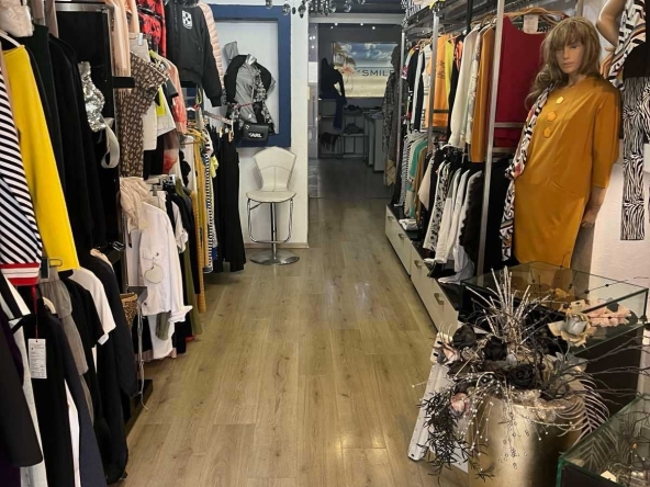 Магазин в Бургас, Център - 60 кв.м за 3017 €/кв.м - Снимка #1