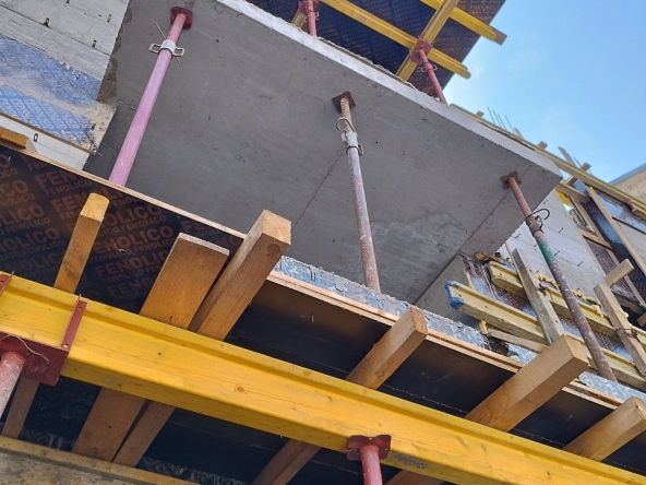 Двустаен апартамент в София, Център - 73 кв.м за 2357 €/кв.м - Снимка #1