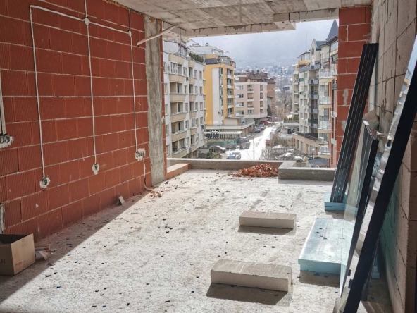 Тристаен апартамент в София, Гоце Делчев - 109 кв.м за 2615 €/кв.м - Снимка #1