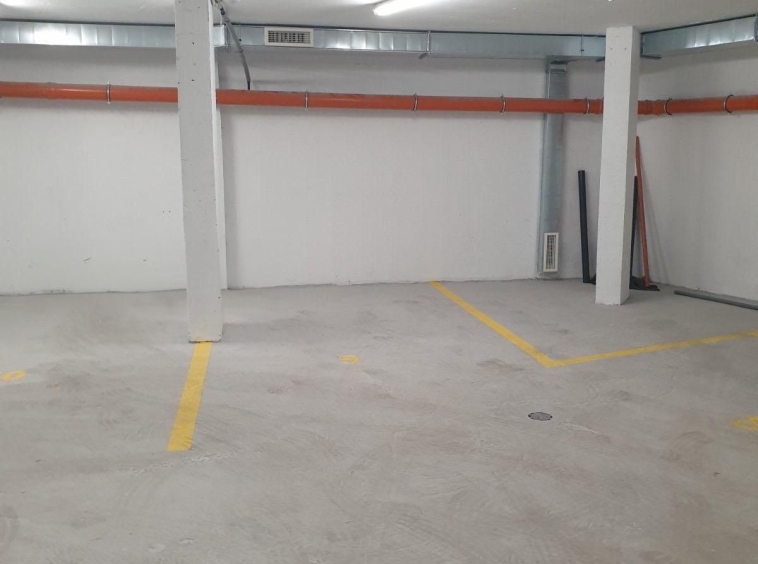 Гараж / Паркомясто в Бургас, Център - 18 кв.м за 1389 €/кв.м - Снимка #1