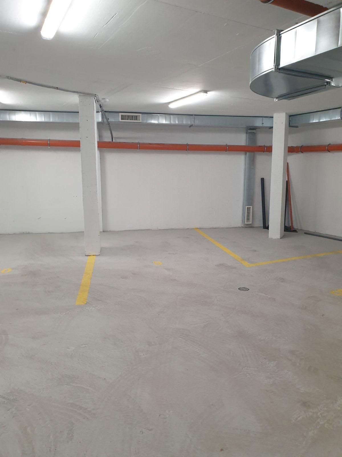 Гараж / Паркомясто в Бургас, Център - 18 кв.м за 1389 €/кв.м - Снимка #1