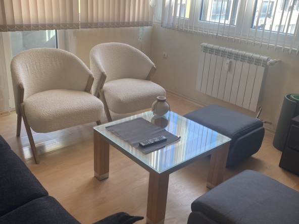 Дава се под наем Четиристаен апартамент в София, Център - 98 кв.м за 969 € - Снимка #1