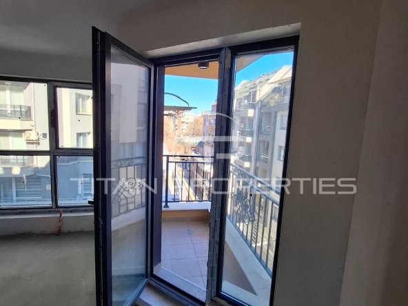 Тристаен апартамент в Пловдив, Кършияка - 101 кв.м за 2030 €/кв.м - Снимка #1