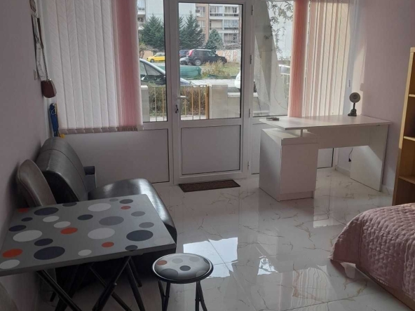 Дава се под наем Едностаен апартамент в Поморие - 30 кв.м за 175 € - Снимка #1