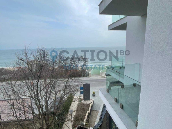 Едностаен апартамент в Варна, Център - 36 кв.м за 1800 €/кв.м - Снимка #1