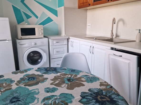 Дава се под наем Едностаен апартамент в Плевен, Идеален център - 40 кв.м за 306 € - Снимка #1