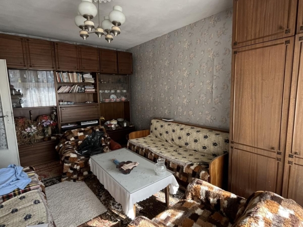 Двустаен апартамент в Перник, Изток - 65 кв.м за 1177 €/кв.м - Снимка #1