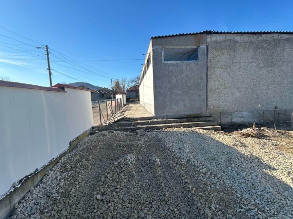 Дава се под наем Промишлена сграда в с. Кормянско, Област Габрово - 1500 кв.м за 306 € - Снимка #1