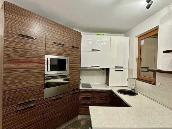 Дава се под наем Четиристаен апартамент в София, Витоша - 110 кв.м за 1100 € - Снимка #1