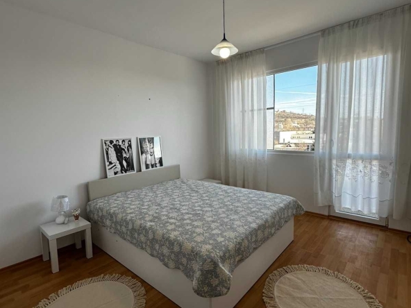 Дава се под наем Двустаен апартамент в Варна, Червен площад - 51 кв.м за 433.5 € - Снимка #1