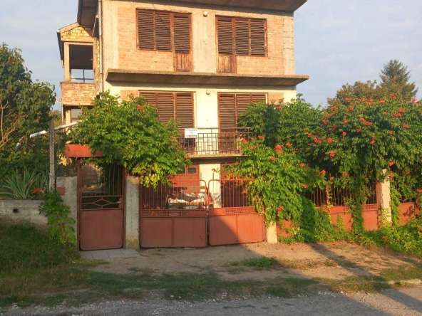 Къща в с. Бистра, Област Търговище - 250 кв.м за 306 €/кв.м - Снимка #1