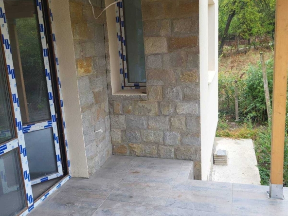 Къща в с. Саранци, Област София-област - 180 кв.м за 1345 €/кв.м - Снимка #1