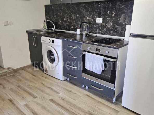 Дава се под наем Етаж от къща в Велико Търново, Център - 50 кв.м за 255 € - Снимка #1