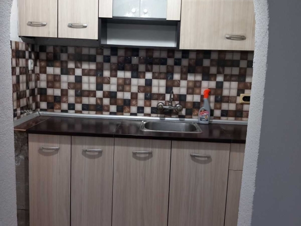 Дава се под наем Двустаен апартамент в Момчилград - 50 кв.м за 127.5 € - Снимка #1