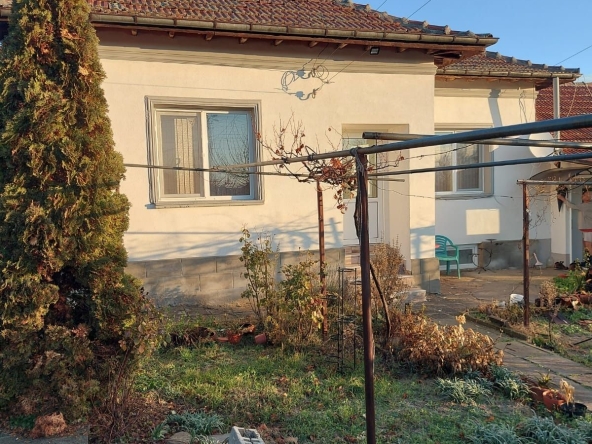 Къща в с. Пелишат, Област Плевен - 104 кв.м за 693 €/кв.м - Снимка #1