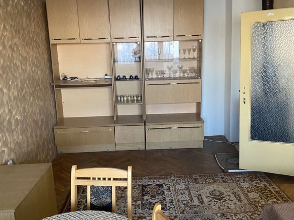 Дава се под наем Двустаен апартамент в Ловеч, Младост - 62 кв.м за 204 € - Снимка #1