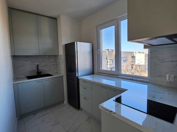 Дава се под наем Двустаен апартамент в Асеновград - 119 кв.м за 408 € - Снимка #1