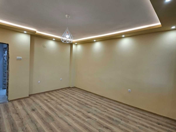 Тристаен апартамент в Казанлък - 90 кв.м за 1332 €/кв.м - Снимка #1