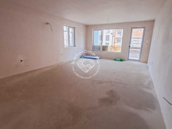 Тристаен апартамент в Варна, Център - 117 кв.м за 1838 €/кв.м - Снимка #1