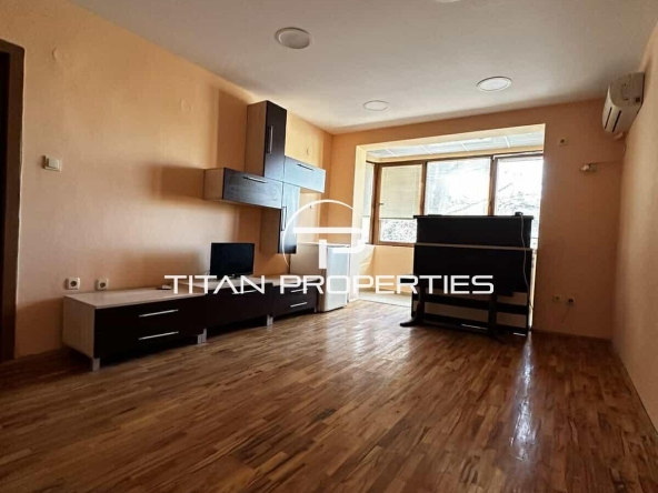 Дава се под наем Тристаен апартамент в Пловдив, Център - 70 кв.м за 550 € - Снимка #1
