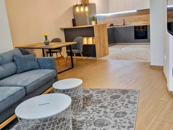 Дава се под наем Двустаен апартамент в Пловдив, Беломорски - 80 кв.м за 561 € - Снимка #1