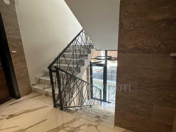 Тристаен апартамент в Пловдив, Христо Смирненски - 107 кв.м за 1734 €/кв.м - Снимка #1