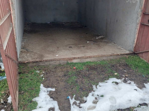 Дава се под наем Гараж / Паркомясто в Русе, Център - 18 кв.м за 40.8 € - Снимка #1