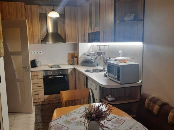 Дава се под наем Двустаен апартамент в Бургас, Възраждане - 40 кв.м за 340 € - Снимка #1