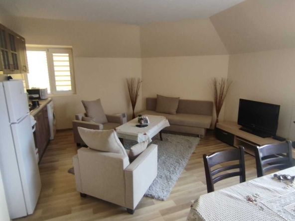 Дава се под наем Двустаен апартамент в Велинград - 70 кв.м за 255 € - Снимка #1