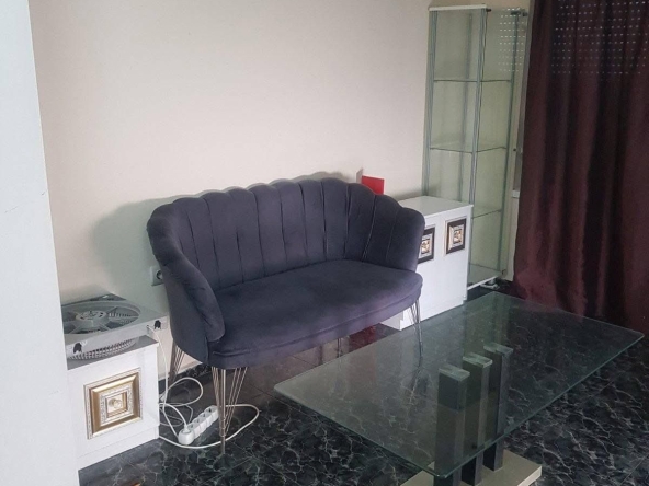 Дава се под наем Едностаен апартамент в Пловдив, Кършияка - 39 кв.м за 275 € - Снимка #1