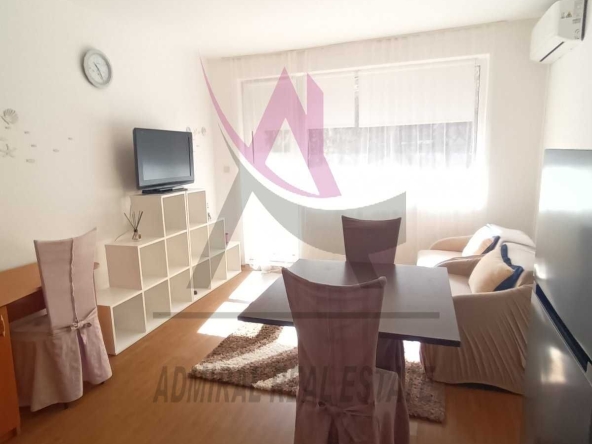 Дава се под наем Двустаен апартамент в к.к. Св.Св. Константин и Елена - 67 кв.м за 425 € - Снимка #1